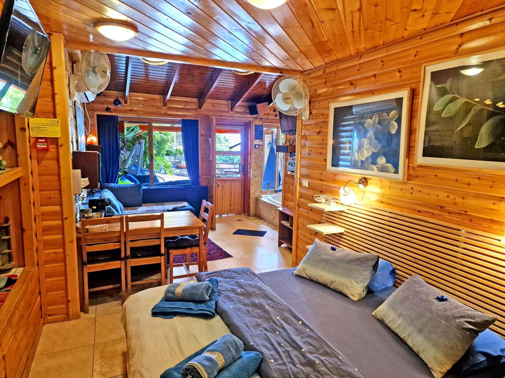Ohn-Bar Guesthouse Амирим Екстериор снимка