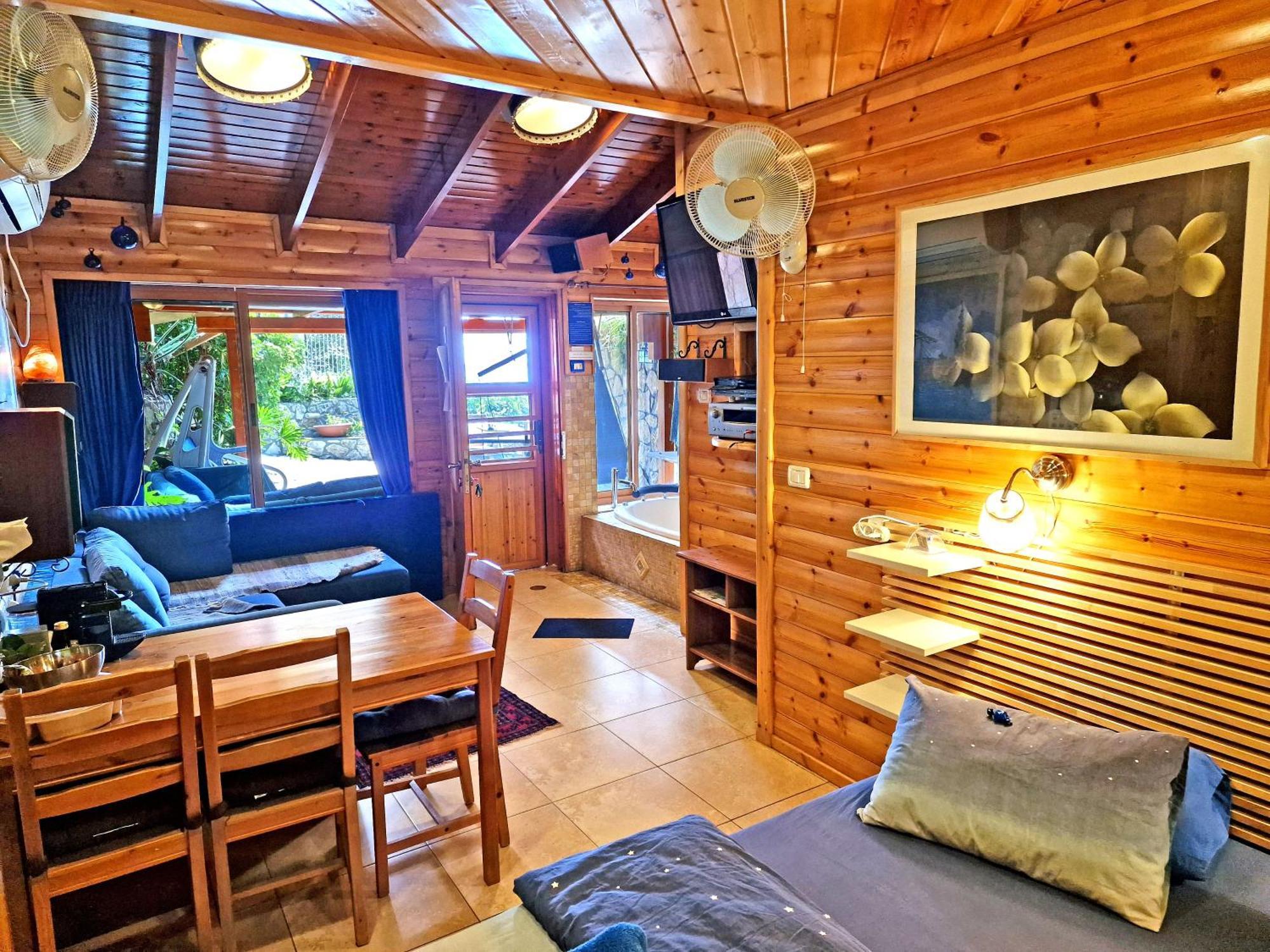 Ohn-Bar Guesthouse Амирим Екстериор снимка