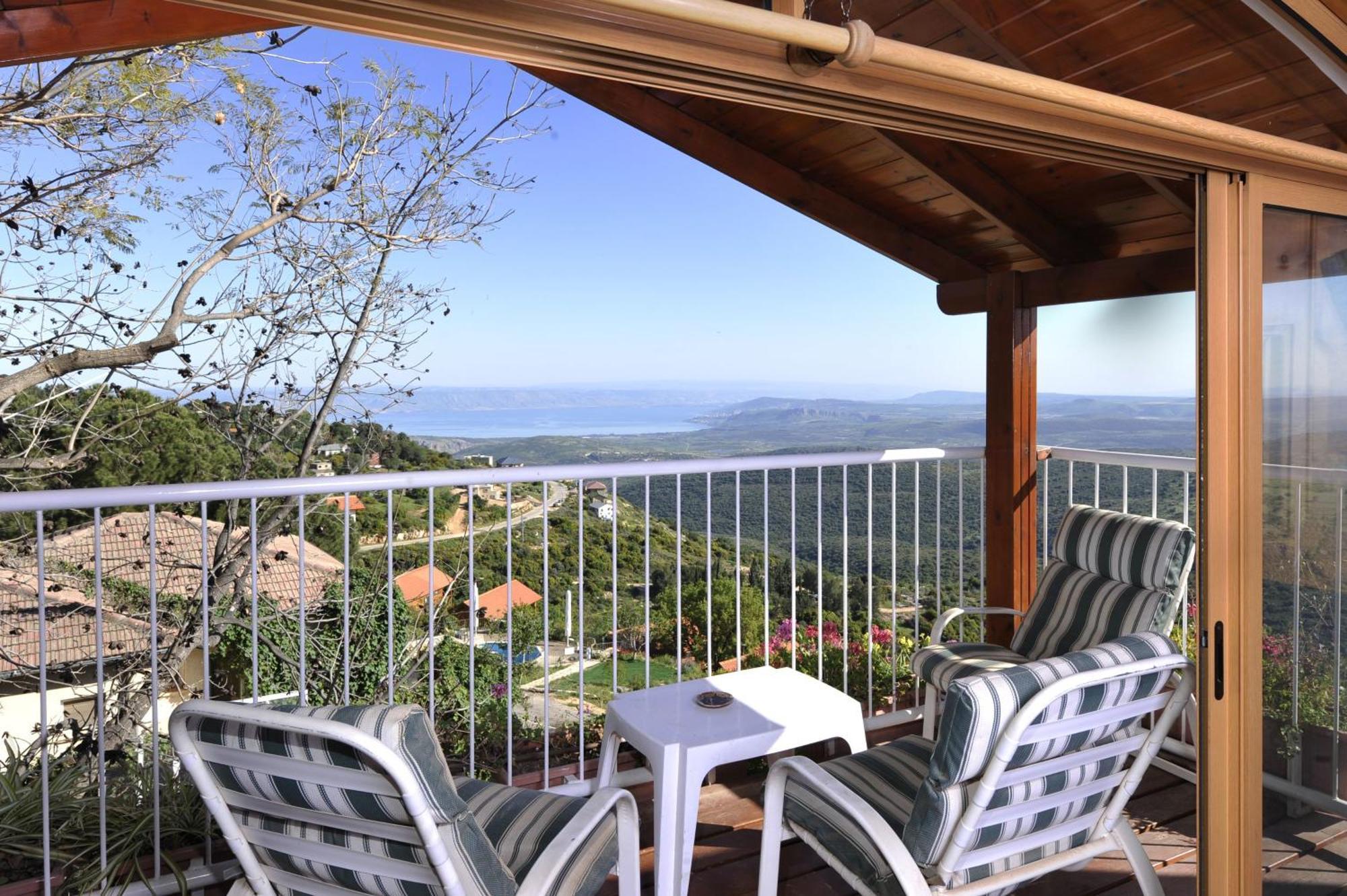 Ohn-Bar Guesthouse Амирим Стая снимка
