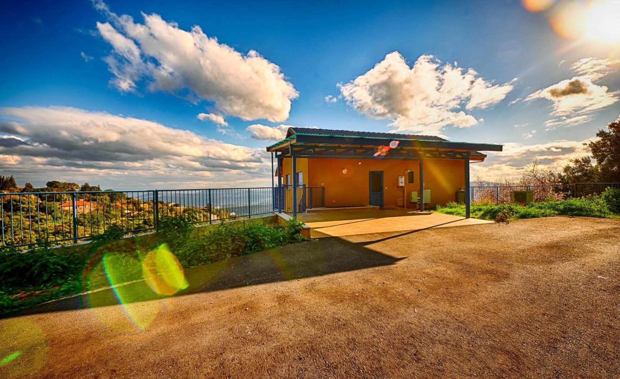 Ohn-Bar Guesthouse Амирим Екстериор снимка